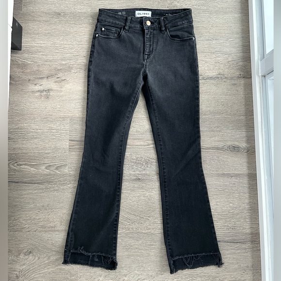 DL1961 LARA Cropped Flare Jean - Picture 2 of 4